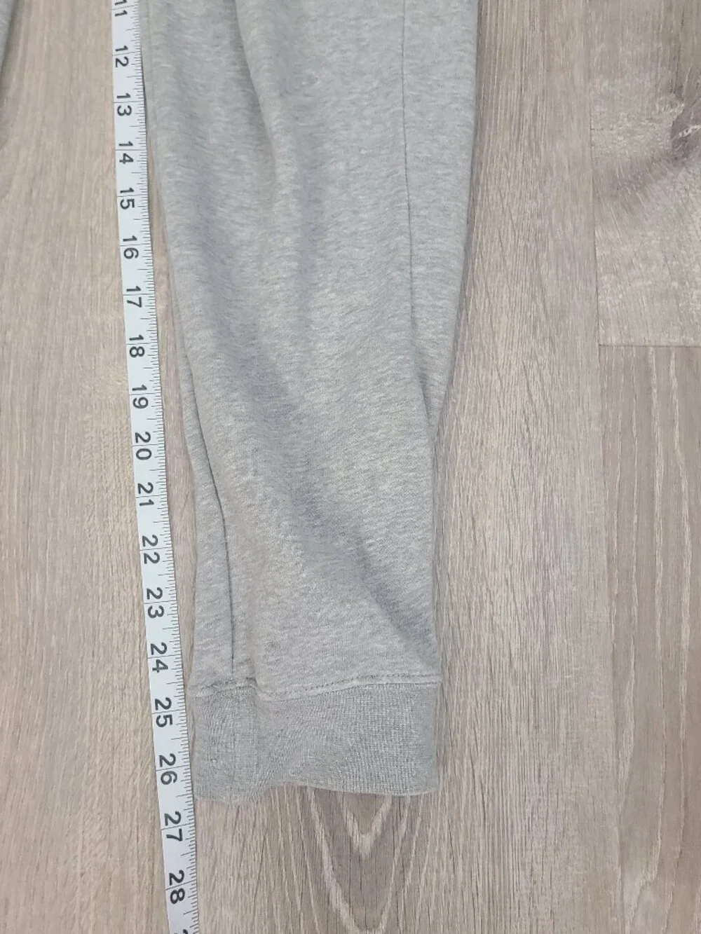 Nike Sportswear Club Fleece Heather Gray Jogger Sweatpants - Size Small